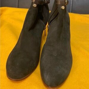 Chic Tory Burch Suede Boots